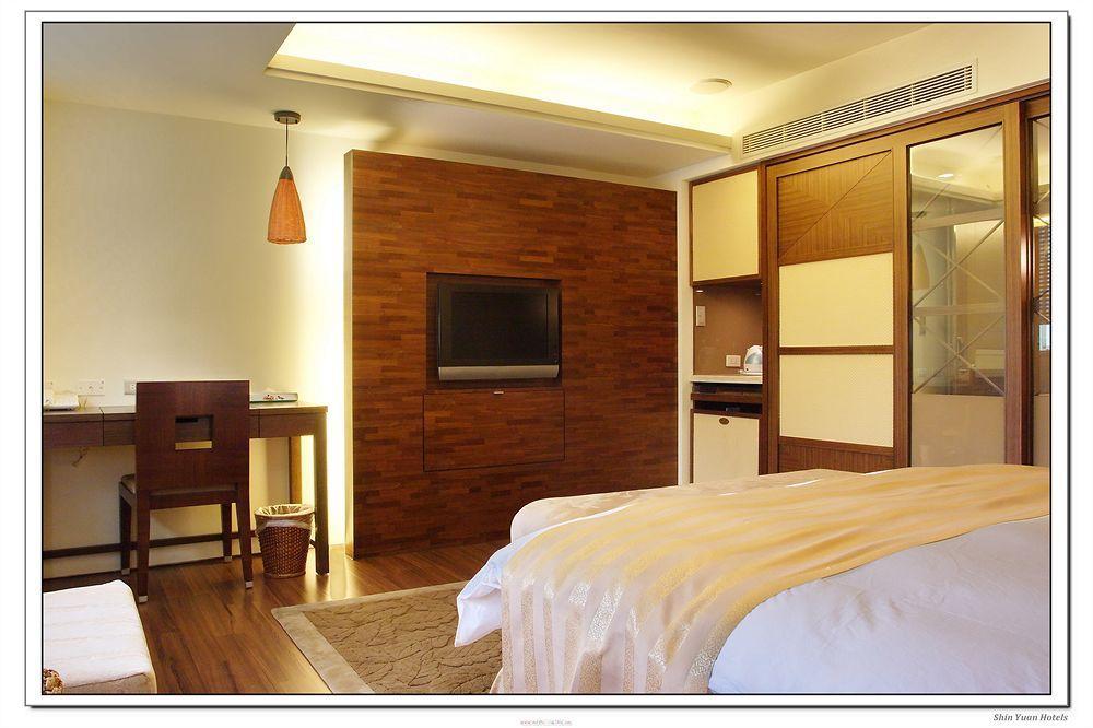 Shin Yuan Celeb Metro Hotel Hsinchu City Exterior photo
