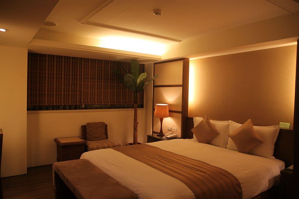 Shin Yuan Celeb Metro Hotel Hsinchu City Exterior photo
