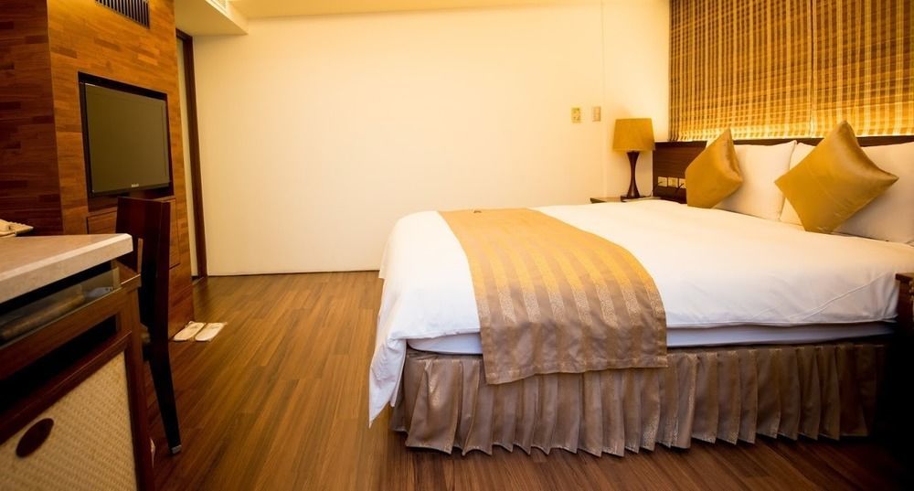 Shin Yuan Celeb Metro Hotel Hsinchu City Exterior photo