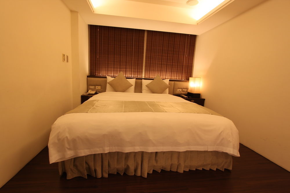 Shin Yuan Celeb Metro Hotel Hsinchu City Exterior photo